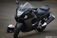 Suzuki Hayabusa Motor Kencang Untuk Penggila Kecepatan