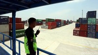 Cikarang Dry Port menyediakan fasilitas dan layanan pelabuhan dan dan logistik terpadu di mana para pelaku suplly chain dan logistik dapat berkumpul untuk koordinasi dan produktivitas yang lebih baik.