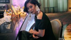 Tara Basro Wajah Indonesia di Layar Perak