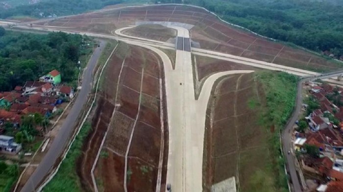 Pembangunan Jalan Tol Cileunyi – Sumedang – Dawuan (Cisumdawu) yang merupakan salah satu Proyek Strategis Nasional (PSN) terus diupayakan untuk mencapai sesuai target.  Konstruksi Seksi 2 Phase I Ranca Kalong-Ciherang (6,35 km) kini sudah dalam penyelesaian akhir. Sedangkan untuk Seksi 2 Phase II Ciherang-Sumedang (10,70 km), progres konstruksinya telah diatas rencana dengan realisasi 13%, sementara rencana 11%.