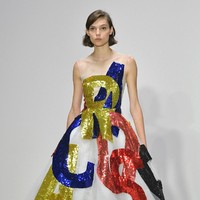 Model walks the runway for Oscar De La Renta fashion show during New York Fashion Week on September 11, 2017 in New York City.  (Photo by Slaven Vlasic/Getty Images)