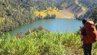 Tidak heran, Gunung Semeru banyak menyimpan keindahan alam. Selain itu Puncak Mahameru juga merupakan titik tertinggi di pulau jawa dengan 3.676 mdpl (Instagram/andreferdians)