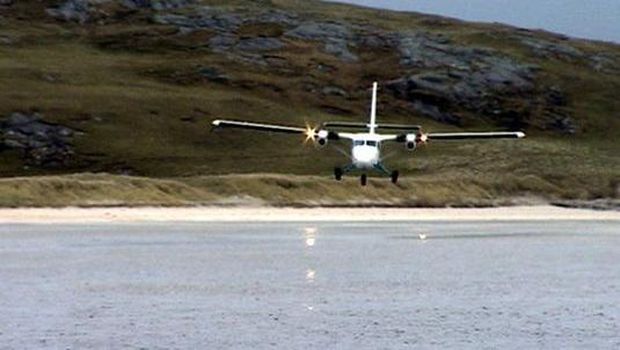Pantai cantik yang jadi bandara (BBC Travel)