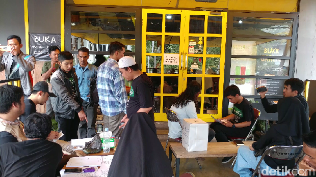 Puluhan Orang Hapus Tato dan Berhijrah Massal di Bandung