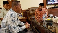 Pertemuan tersebut membahas persoalan kebangsaan dan peran serta ulama dalam menghadapi ancaman pertahanan di era globalisasi. (PBNU).