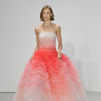 Model walks the runway for Oscar De La Renta fashion show during New York Fashion Week on September 11, 2017 in New York City.  (Photo by Slaven Vlasic/Getty Images)