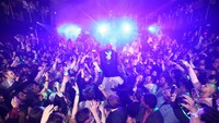 Dengan terus dikenalkan, diharapkan karya dari DJ lokal bisa sampai ke telinga lebih banyak orang lagi. Foto: Ilustrasi Musik Elektronik (Getty Images)
