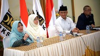 Aksi ini juga akan diikuti ormas seperti Mathlaul Anwar, Ikadi, Cahaya Islam Mathlaul Anwar, AQL Peduli, Jamiat Kheir, Pemuda DDII, Al-Ittihadiyah, Pemudi PUI, Forsitma, Salimah, Wanita Islam, JPRMI dan ormas Islam lainnya. (dok. PKS)