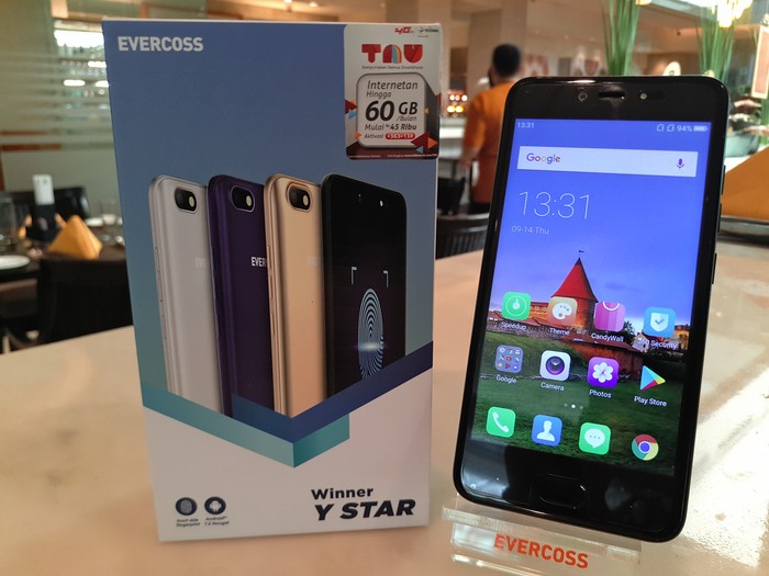 Evercoss Winner Y Star Plus. Foto: yudhianto/detikinet Evercoss Winner Y Star Plus. Foto: yudhianto/detikinet