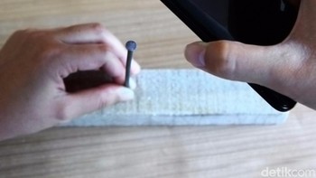 Untuk menebusnya, konsumen hanya perlu merogoh kocek senilai Rp 1,3 juta. (Foto: detikINET/Yudhianto)