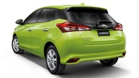 Mobil ini punya tujuh buah airbag yang tersebar di seluruh kabin mobil, sistem vehicle stability control (VSC), sistem Traction Control (TRC) untuk mencegah roda spin, Hill-start Assist Control (HAC) untuk membantu pengemudi di tanjakan, serta pengereman ABS dan EBD. Foto: Pool (Autodeft)