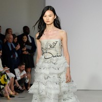 Model walks the runway for Oscar De La Renta fashion show during New York Fashion Week on September 11, 2017 in New York City.  (Photo by Slaven Vlasic/Getty Images)