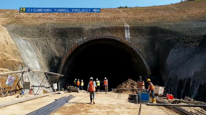 Tol Cisumdawu Tembus Bukit Ditarget Nyambung April 2019