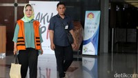 Bunda Sitha dan Amir diduga melakukan korupsi sebagai modal untuk maju Pilkada 2018.