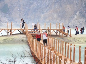 Kawah Putih Bandung, dari Angker Sampai Ramai Wisatawan