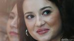 Senyum Semringah Julie Estelle