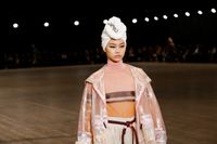 Tampilkan Model Pakai Turban di Fashion Show, Marc Jacobs Dikritik Netizen