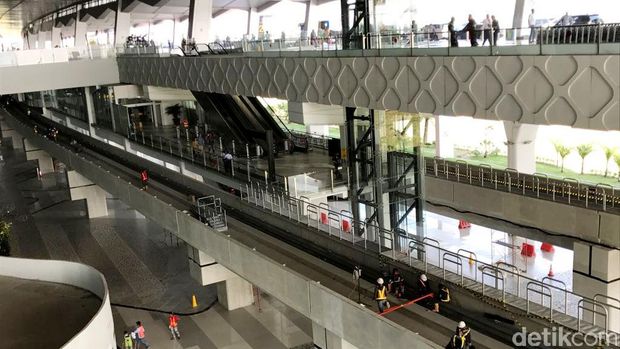 Naik Skytrain Antar Terminal di Bandara Soekarno-Hatta Hanya 3 Menit.