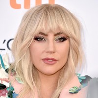 Lady Gaga juga sering terlihat menampilkan gaya fish gape saat difoto. Foto: Getty Images