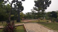 Duel ala gladiator ini dilakukan di Taman Palupuh. Taman berada di belakang lapangan SMA 7 Bogor. 