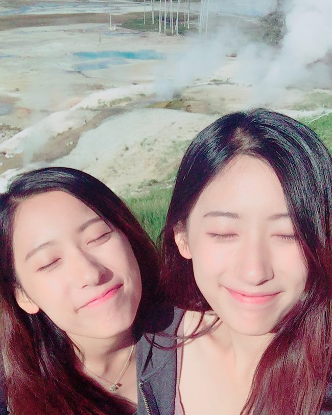 Tak hanya pintar, tentunya kamu juga setuju kan jika si kembar ini memiliki wajah cantik yang memesona?Foto: Instagram