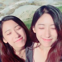 Tak hanya pintar, tentunya kamu juga setuju kan jika si kembar ini memiliki wajah cantik yang memesona?Foto: Instagram