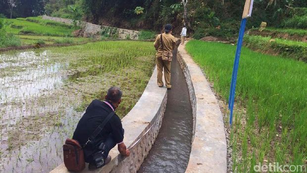 Proyek pembangunan saluran irigasi di Bondowoso/