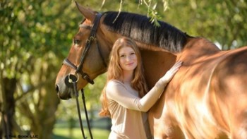 9. Lapangan Kuda Kelas Atas: Berhubung Jennifer Gates suka berkuda, fasilitas untuknya benar-benar kelas satu. Ia membeli rumah mewah senilai USD 8,7 juta (Rp 120,7 miliar) di Wellington, Florida dengan halaman yang begitu luas dan memiliki beberapa kandang kuda. Pada 2014, ia membeli sebuah ranch di Rancho Santa Fe seluas 92 hektar senilai USD 18 juta. Ada pula lahan 50 hektar di Westchester, New York, yang bernilai hampir USD 16 juta. Foto: Instagram