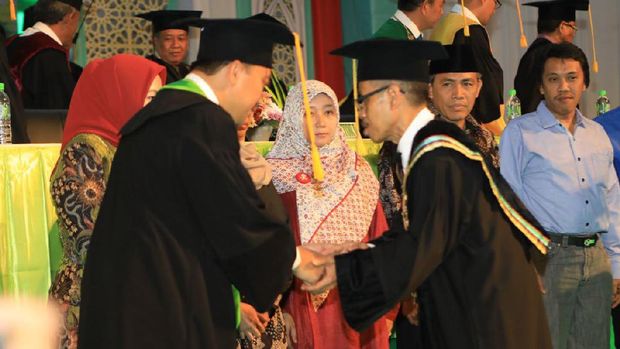Raih Gelar Honoris Causa, Menpora Bercerita Soal Cita-citanya Jadi Guru