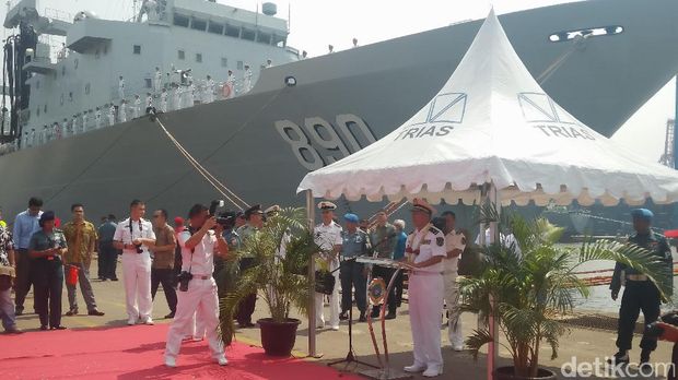 Saat 3 Kapal Perang China Bersandar di Pelabuhan Tanjung Priok 