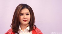 Jadi kita silaturahmi sekaligus Pak Jokowi memberikan tips-tips bagaimana agar PSI mencapai target menang Pemilu 2019. Beliau banyak ngasih ide dan seru-seru. Keren-keren idenya, ujar Ketum PSI Grace Natalie usai pertemuan dengan Jokowi. (Foto: Ari Saputra/detikcom)