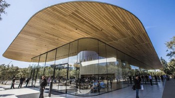 Dan ini adalah sebuah cafe yang dinamakan Mac Caffe. (Foto: cnet)