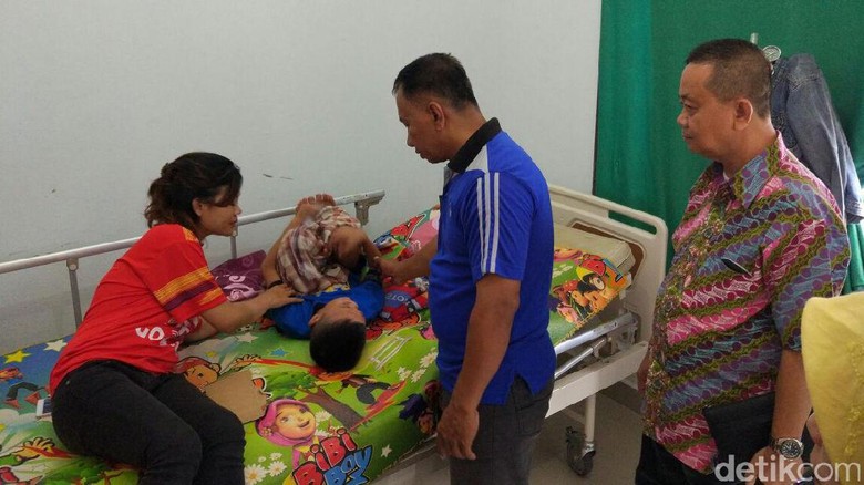 Bocah 9 Tahun Jadi Korban Obat PCC, Ibunda: Dia Seperti Lumpuh Bocah 9 Tahun Jadi Korban Obat PCC, Ibunda: Dia Seperti Lumpuh