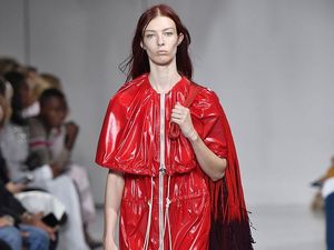Minggu Lalu Pelayan Resto, KIni Wanita Ini Jadi Model Terlaris di NYFW