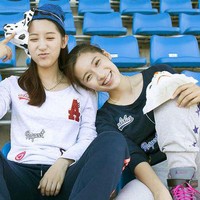 Si kembar cantik ini juga ternyata memiliki prestasi pada bilang olahraga. Yumeng dan Yutong bergabung dalam tim bodybuilding kemudian memenangkan kompetisi bodybuilder tingkat nasional. Foto: Instagram