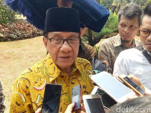 Akbar Tandjung Soroti Surat Aspirasi Setya Novanto ke KPK