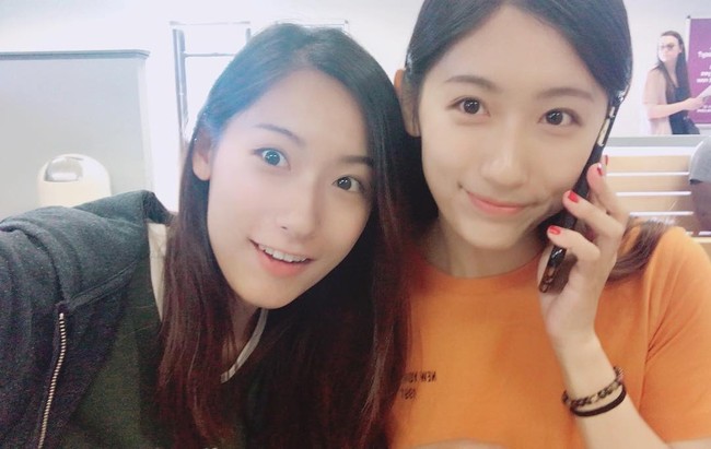 Yumeng dan Yutong juga sama-sama memiliki senyum manis dan menawan yang membuat mereka banyak dikagumi netizen. Pada akun Instagram, Yumeng sendiri telah memiliki followers lebih dari 42 ribu. Sementara itu, kembarannya, Yutong memiliki jumlah pengikut 31 ribu lebih. Foto: Instagram