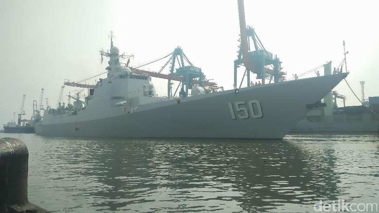Saat 3 Kapal Perang China Bersandar di Pelabuhan Tanjung Priok Saat 3 Kapal Perang China Bersandar di Pelabuhan Tanjung Priok