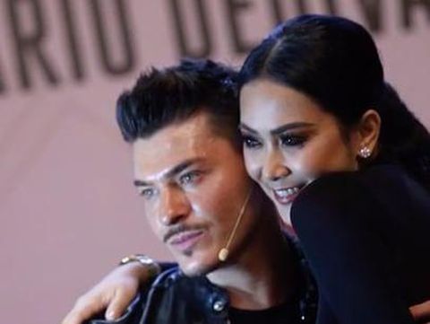 Selalu Tampil Flawless, Syahrini Ternyata Nggak Pernah Pakai Foundation