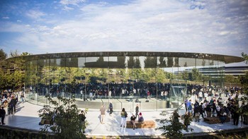 Kantor Apple ini dapat menampung hingga 15.000 karyawan. Pemindahan bertahap seluruh karyawan dari kantor lama pun diperkirakan selesai sampai bulan April. (Foto: cnet)