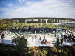 Menjelajah Megahnya Markas Luar Angkasa Apple