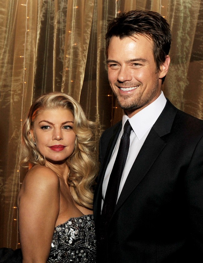 Nama belakang Josh Duhamel sering diucap seperti tulisannya, du-ha-mel padahal pengucapan yang benar du-mel. Foto: Fergie dan Josh Duhamel (Kevin Winter/Getty Images)