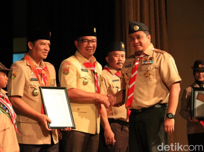 Ridwan Kamil, Deddy Mizwar dan Dedi Mulyadi Raih Pramuka Award