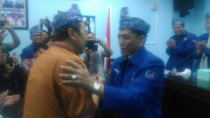 Bupati Siak Daftar Cagub Riau ke Partai Demokrat