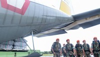 Pesawat tiba di Bangladesh setelah menempung perjalan selama kurang lebih 4 jam 30 menit.