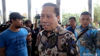 Sekjen Kemenhub Sugihardjo saat tiba di gedung KPK, Jumat (15/9/2017).