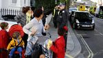 Foto: Ada Ledakan, Begini Situasi di Stasiun Kereta London