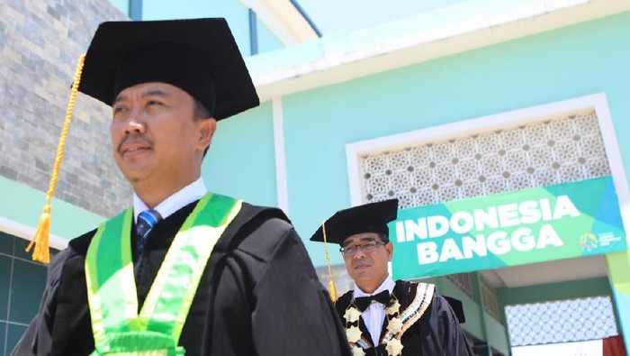 Raih Gelar Honoris Causa, Menpora Bercerita Soal Cita-citanya Jadi Guru