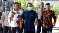 Menyusul kemudian, Andi Effendi anggota DPRD Banjarmasin (bermasker).