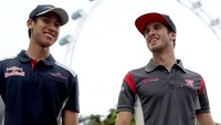 Sean Gelael mendapat kesempatan untuk menjajal mobil Toro Rosso di sesi free practice I GP Singapura, Jumat (15/9/2017) sore waktu setempat. Kesempatan ini didapat Sean menyusul statusnya sebagai test driver Toro Rosso musim ini. Foto: Scuderia Toro Rosso